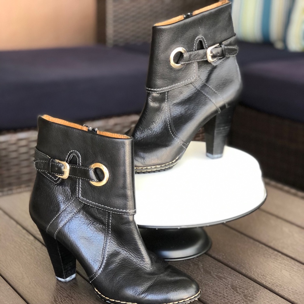 Sofft Black Leather Ankle Boots